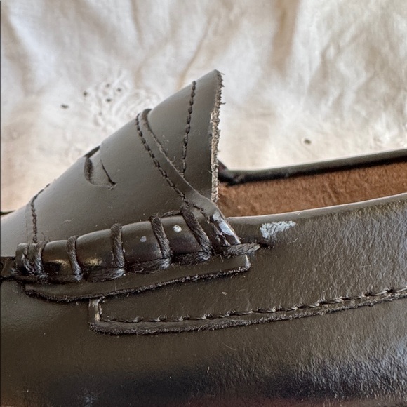 G.H. Bass Weejuns “Whitney” Black Leather Penny Loafers size 8M - Picture 4 of 5